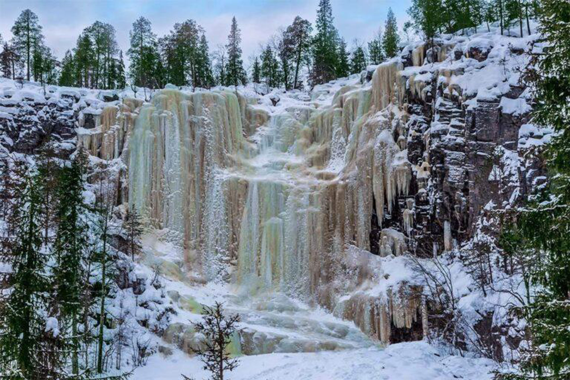 Frozen Waterfalls Photography Hunt